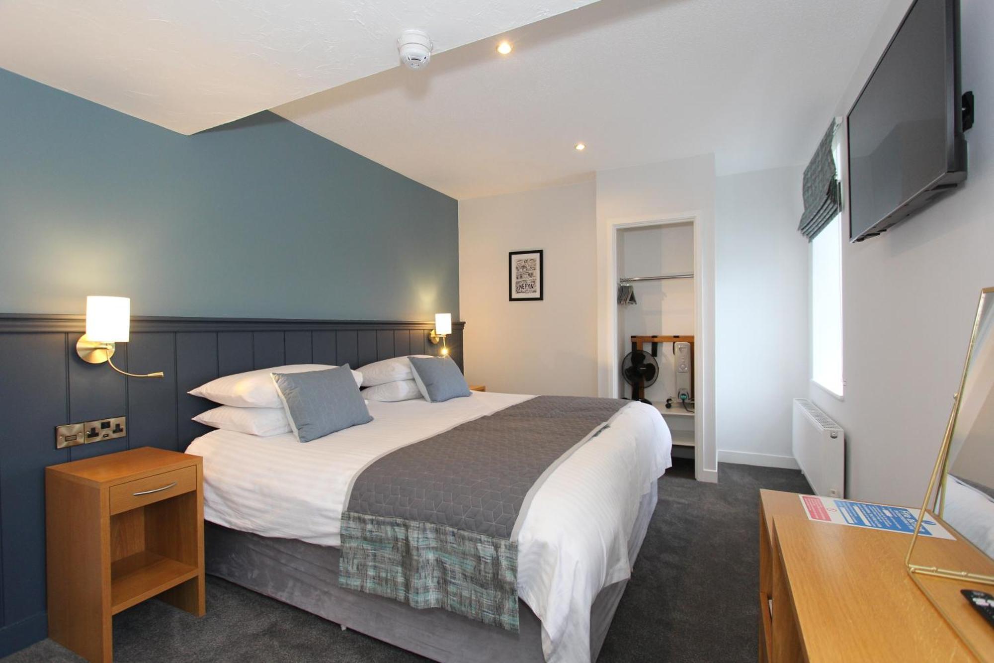 Gwesty Nanhoron Arms Hotel 네핀 외부 사진