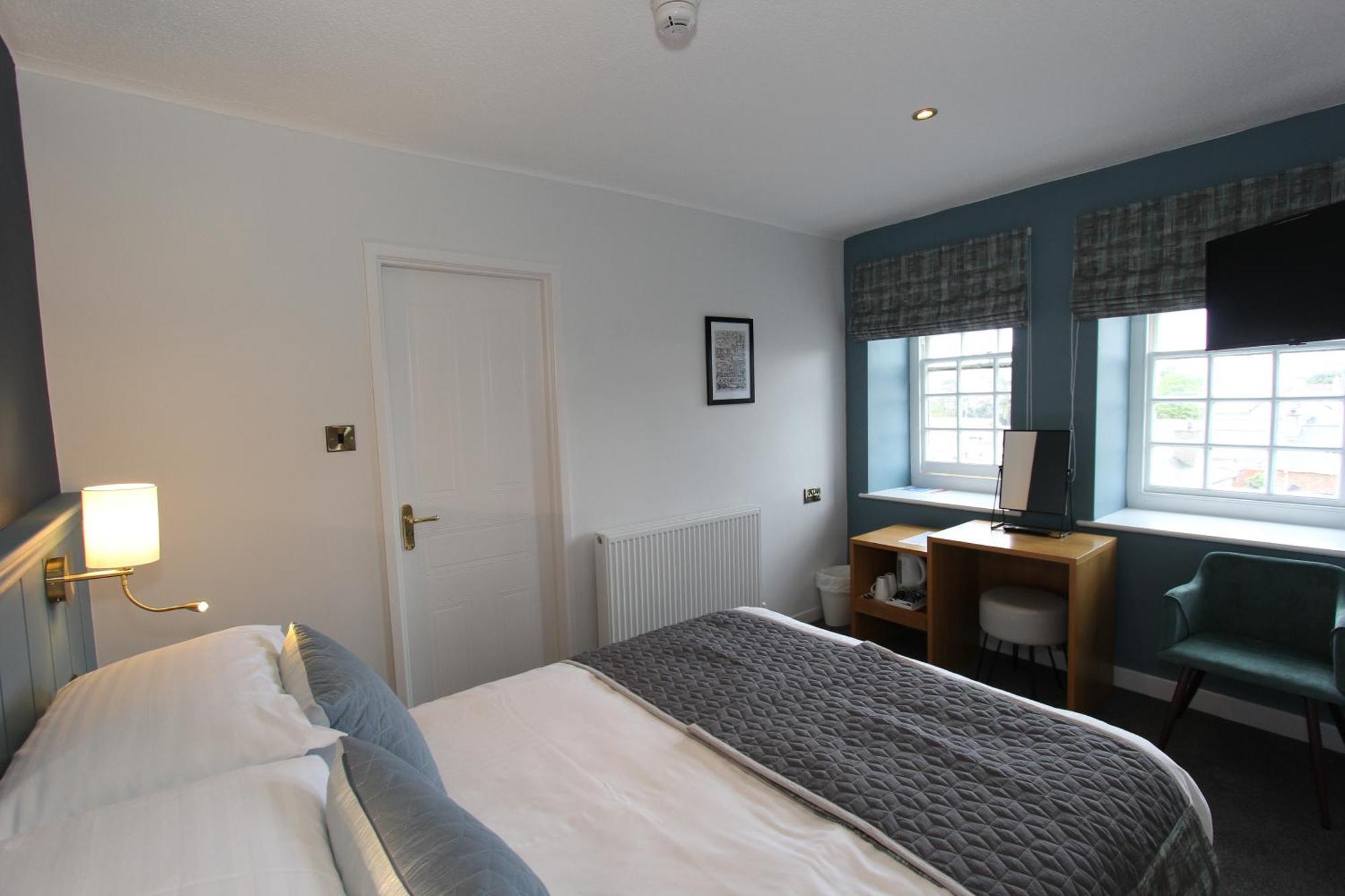 Gwesty Nanhoron Arms Hotel 네핀 외부 사진
