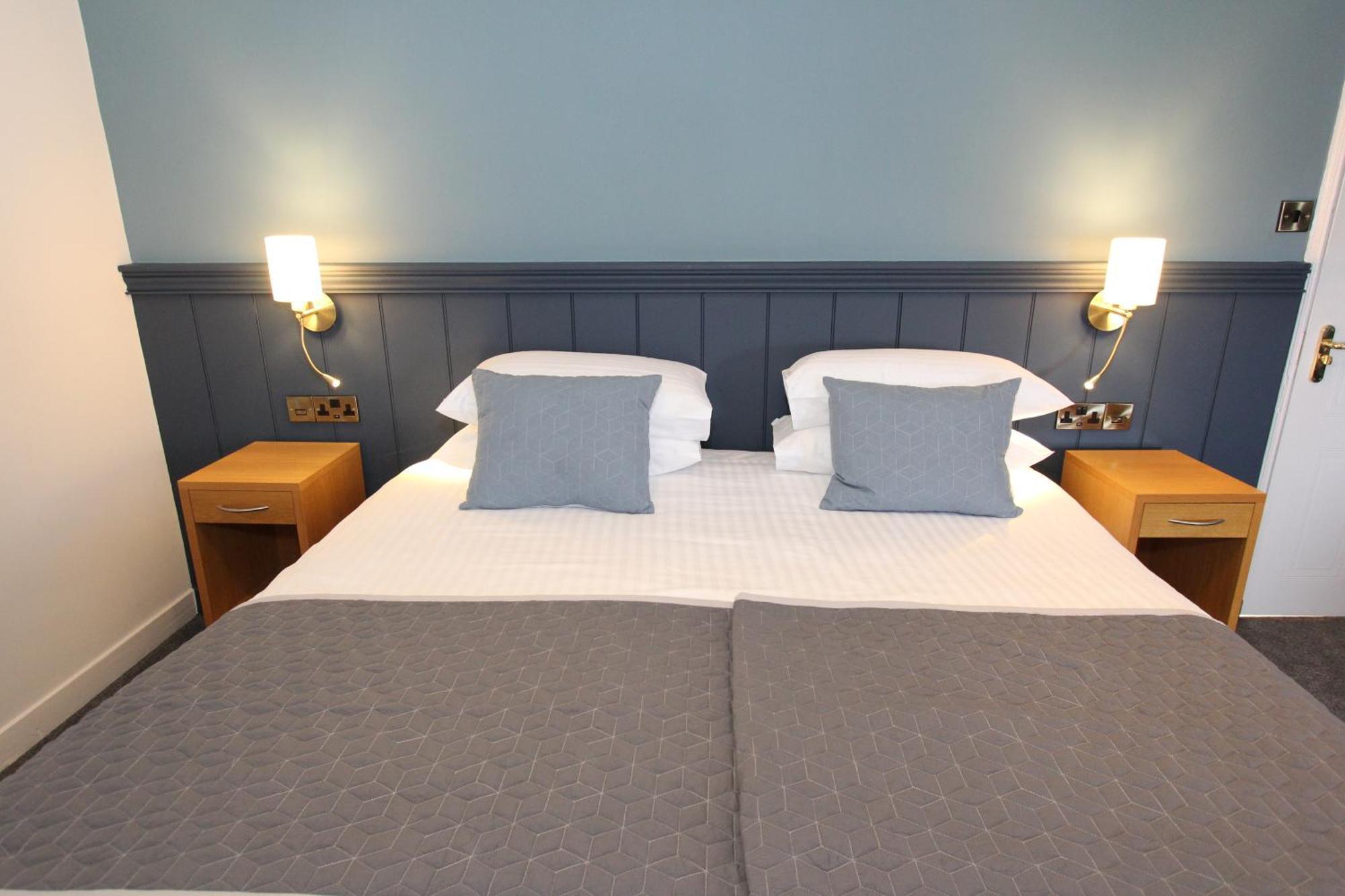 Gwesty Nanhoron Arms Hotel 네핀 외부 사진