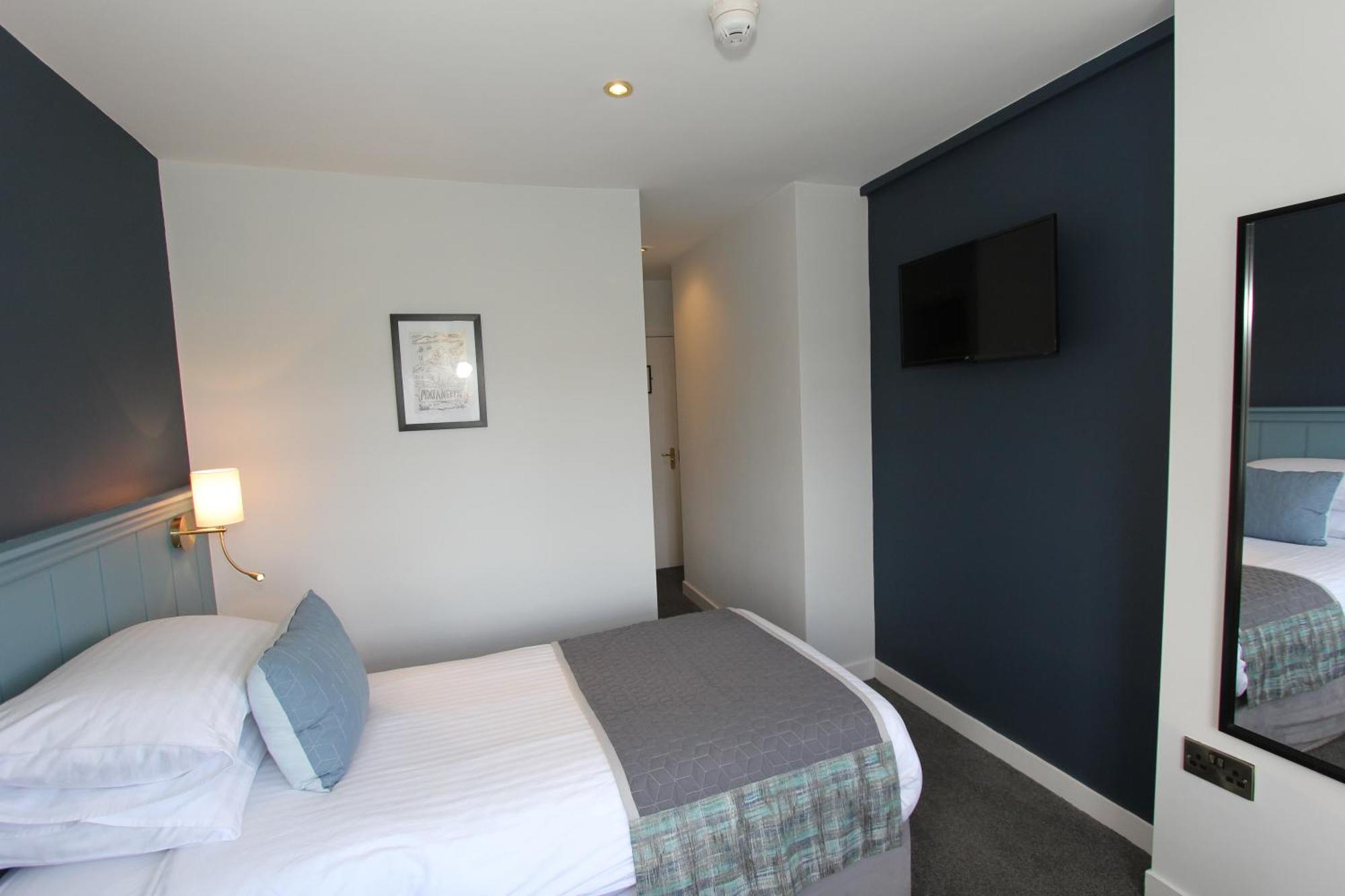 Gwesty Nanhoron Arms Hotel 네핀 외부 사진