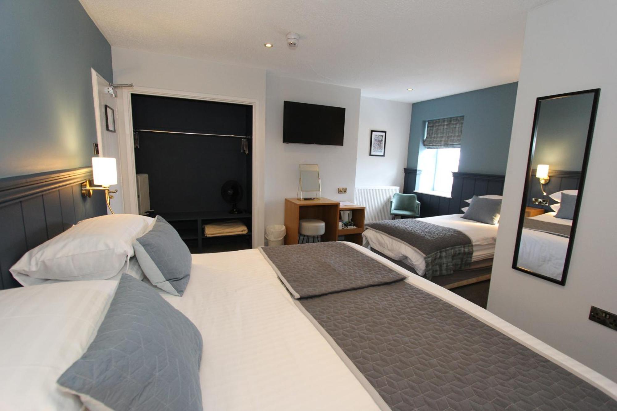 Gwesty Nanhoron Arms Hotel 네핀 외부 사진