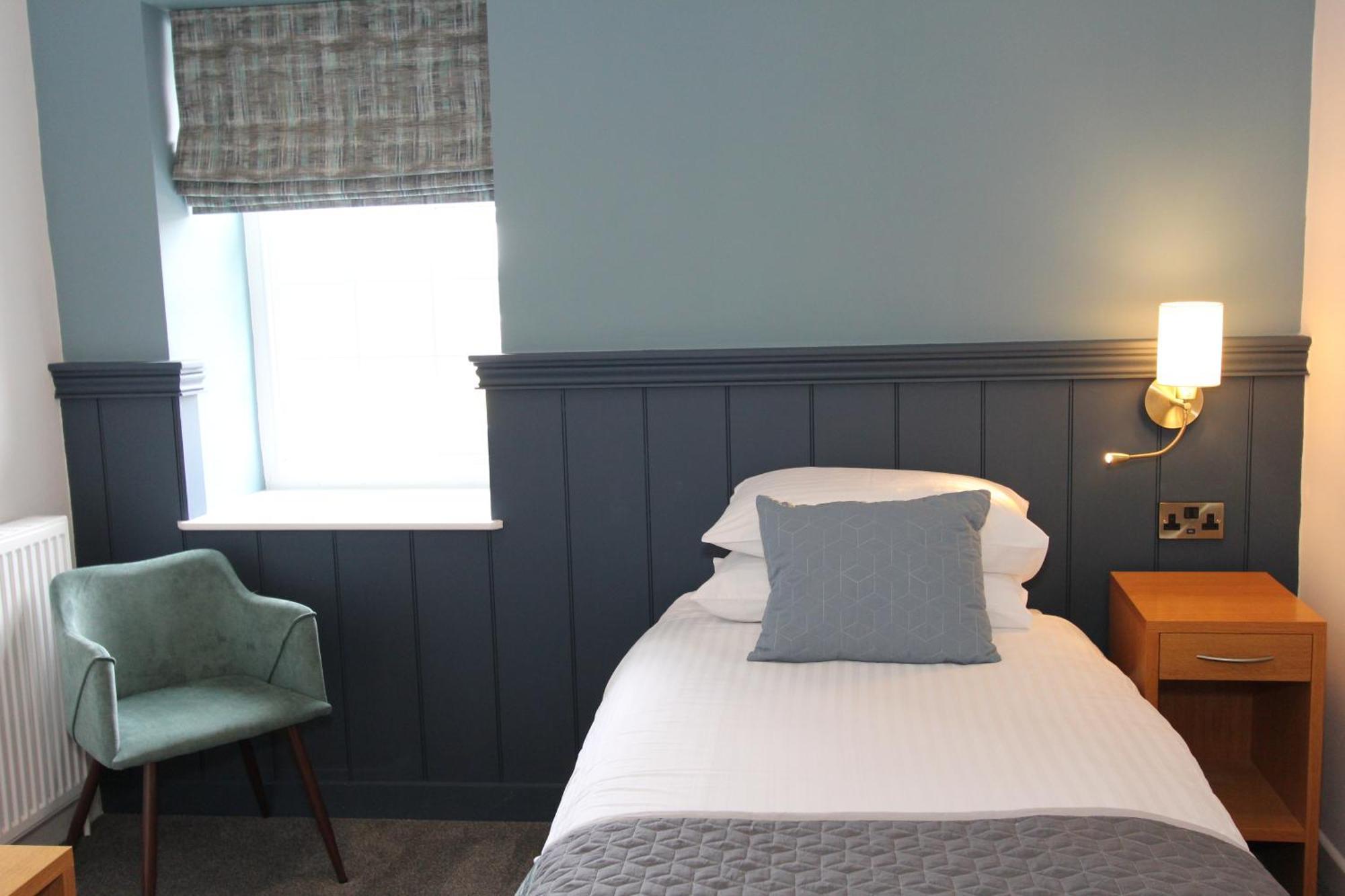 Gwesty Nanhoron Arms Hotel 네핀 외부 사진