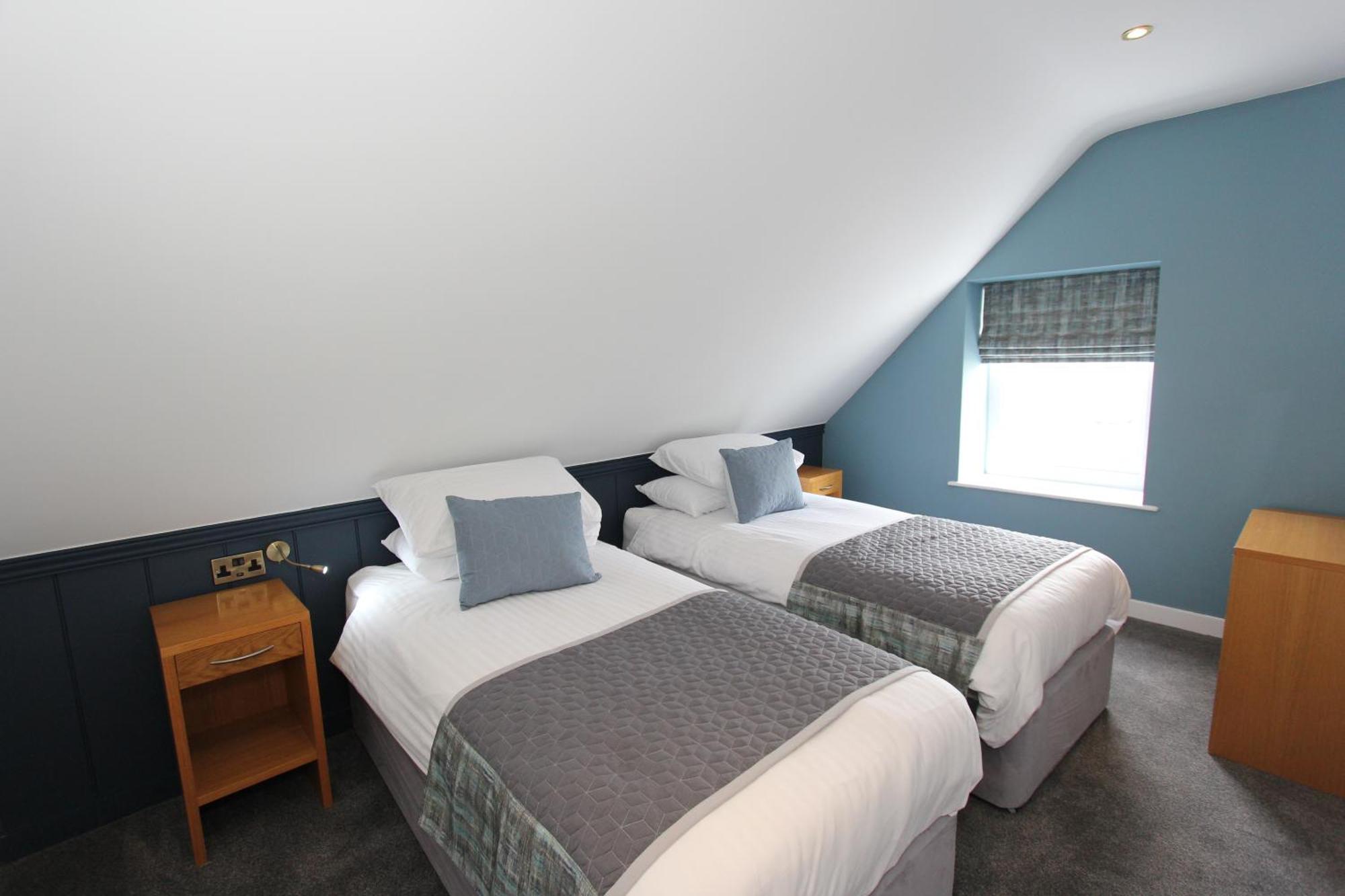 Gwesty Nanhoron Arms Hotel 네핀 외부 사진