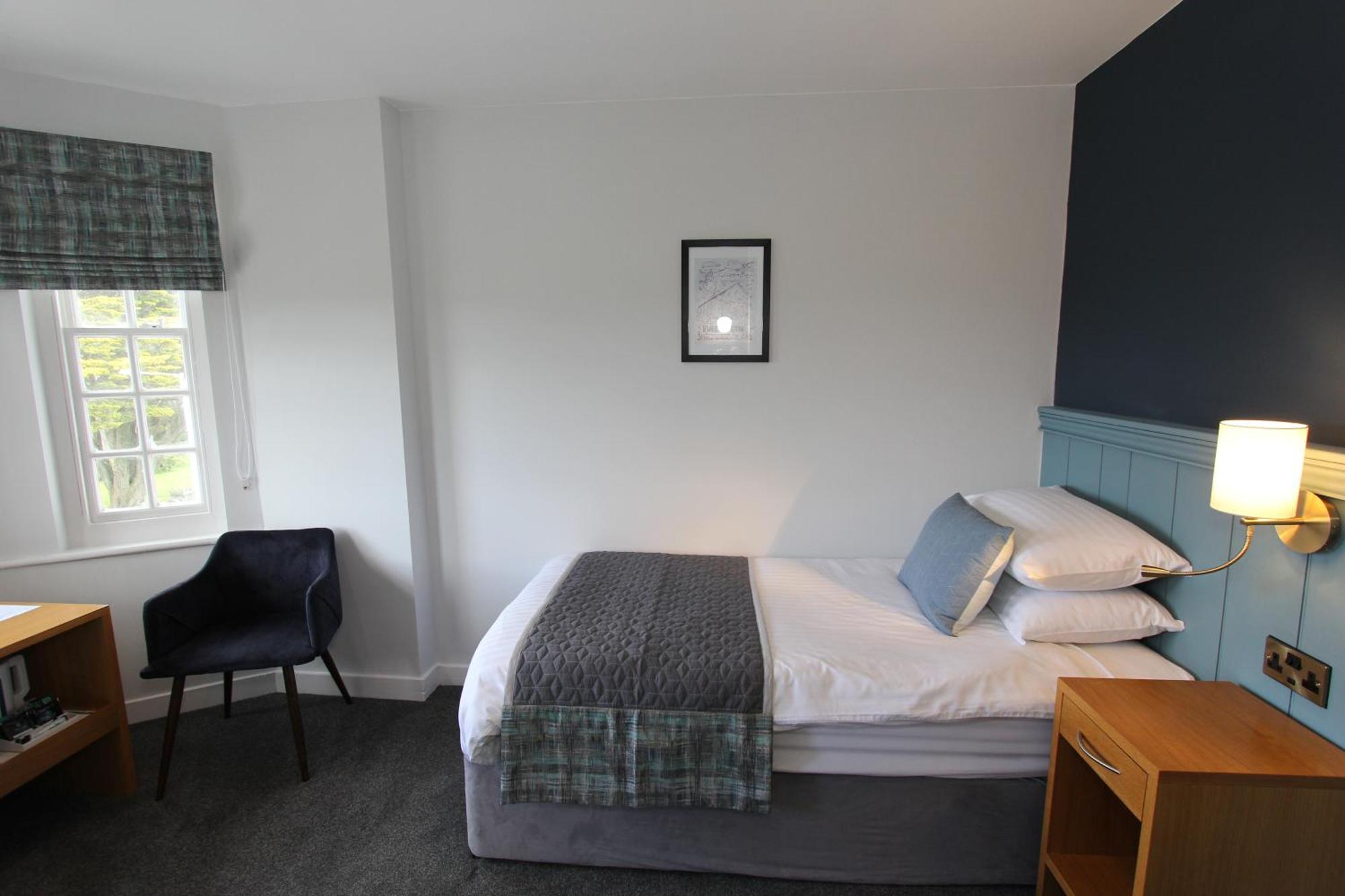 Gwesty Nanhoron Arms Hotel 네핀 외부 사진